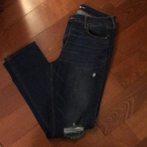 Old navy straight jeans size 14 long. Ripped knees.